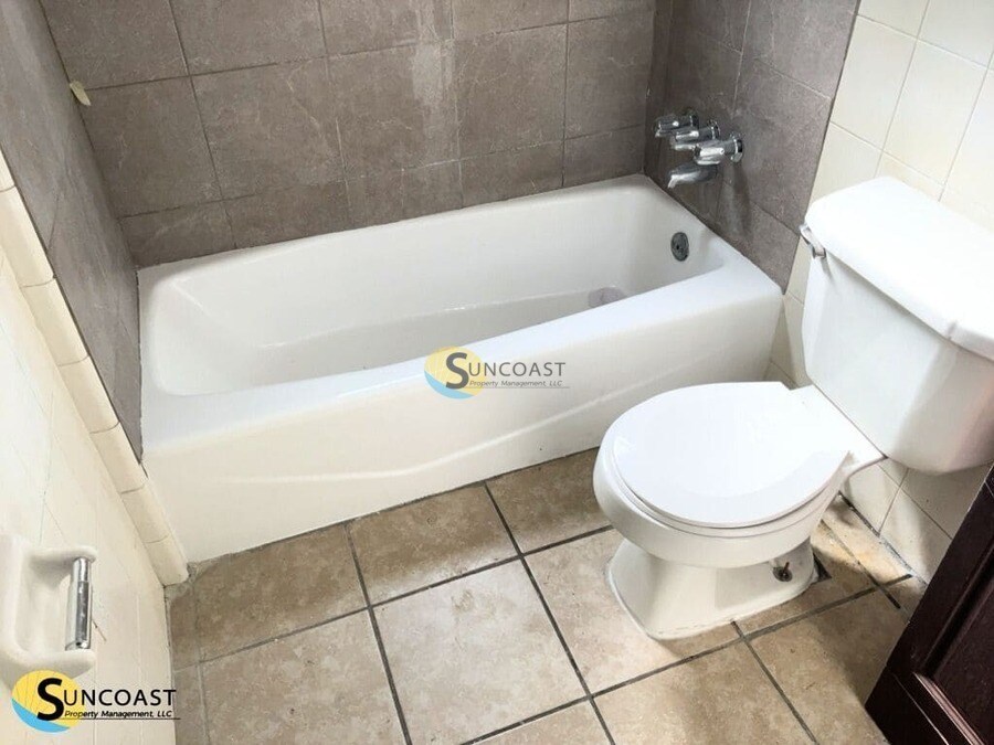 Building Photo - 478 W 58th St