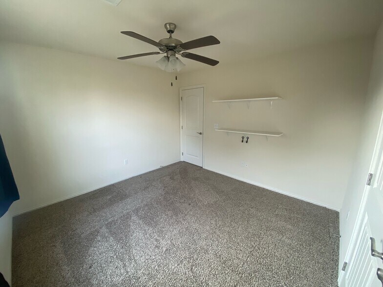 Building Photo - 3609 Scarlet Ln