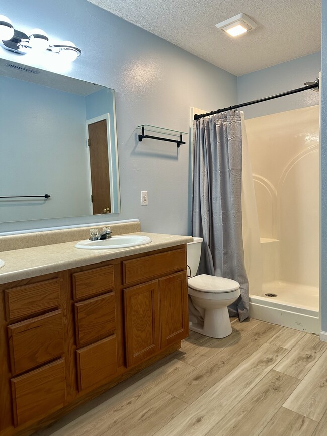 Building Photo - 2786 Irving Ave