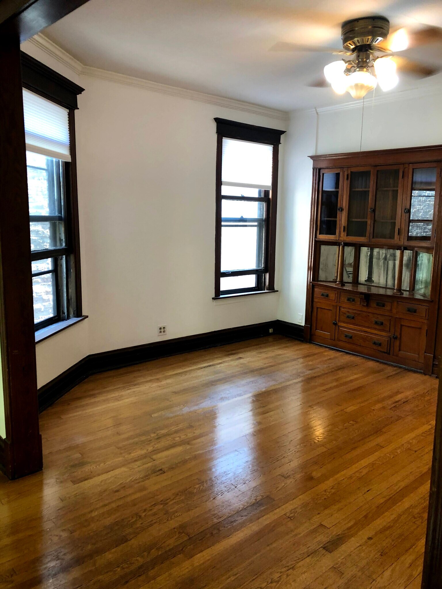 Dining - empty - 1233 W Newport Ave