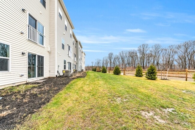 Building Photo - 7 Peckwell St