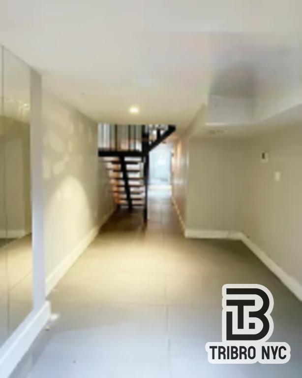 Building Photo - 2 bedroom in Queens NY 11385