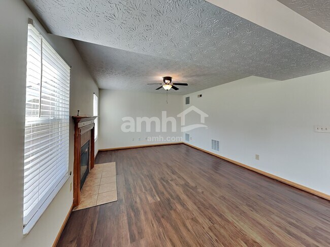 Building Photo - 3852 Winding Twig Dr