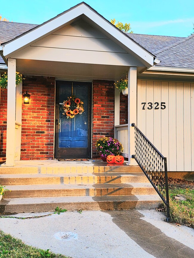 Building Photo - 7325 N Brooklyn Ave