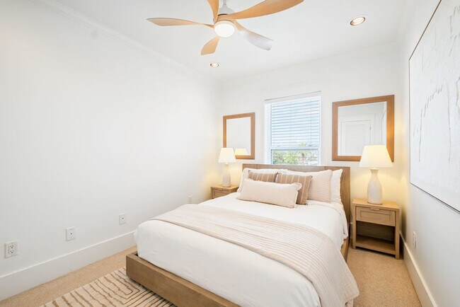 Building Photo - 22022 Front Beach Rd