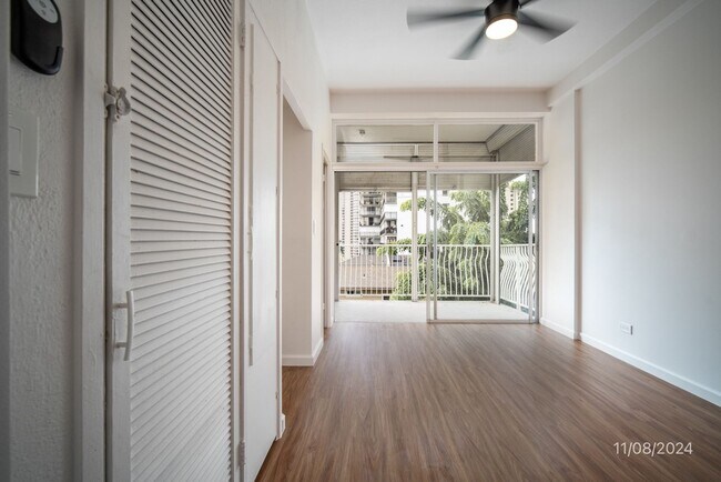 Building Photo - $2,100 / 1 Bed / 1 Bath / 410ft² – BOUTIQUE TERRAZZA