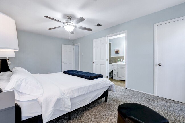Building Photo - 10535 Breeds Hill Dr
