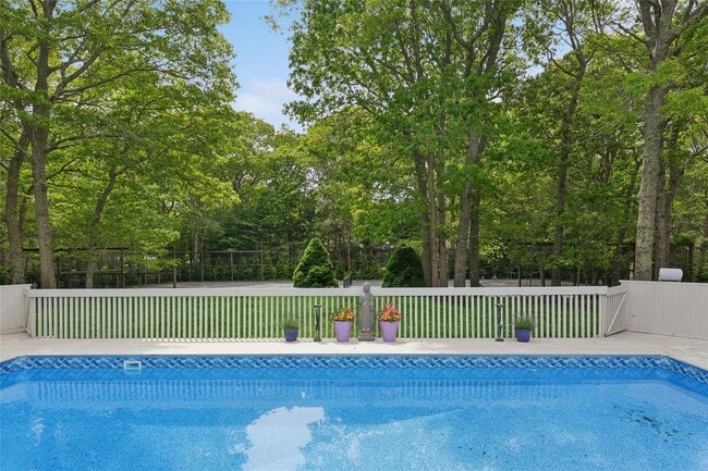 Building Photo - 18 Quail Run