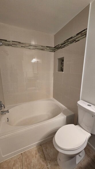 Building Photo - 846 Grenadier Dr