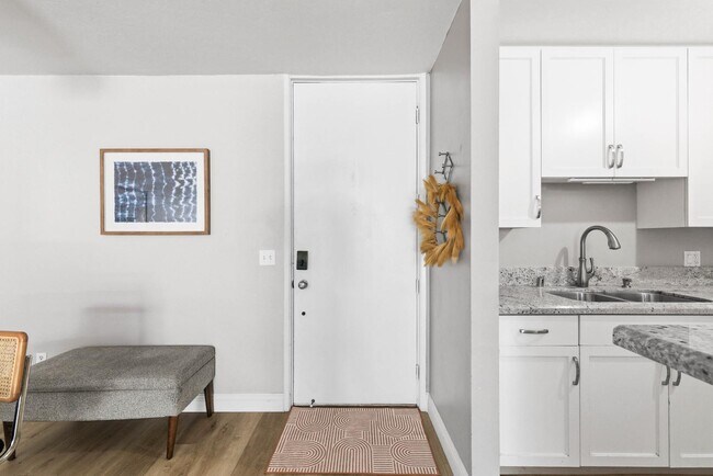 Building Photo - 6202 Friars Rd