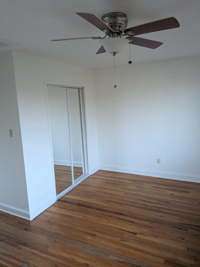 Building Photo - 1249 Farragut Pl NE