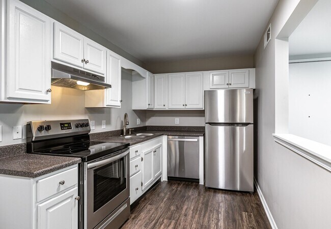 Building Photo - Modern 2 Bed, 2 Bath Apartment in Overland...