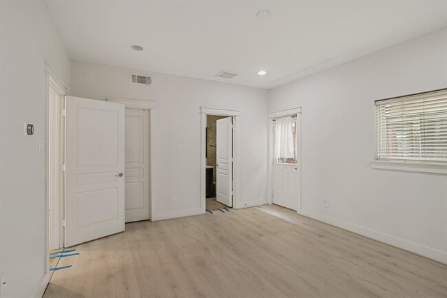 Building Photo - 5743 Kansas St