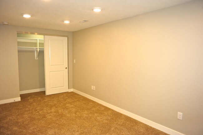 Building Photo - 1213 Lake Michigan Dr NW