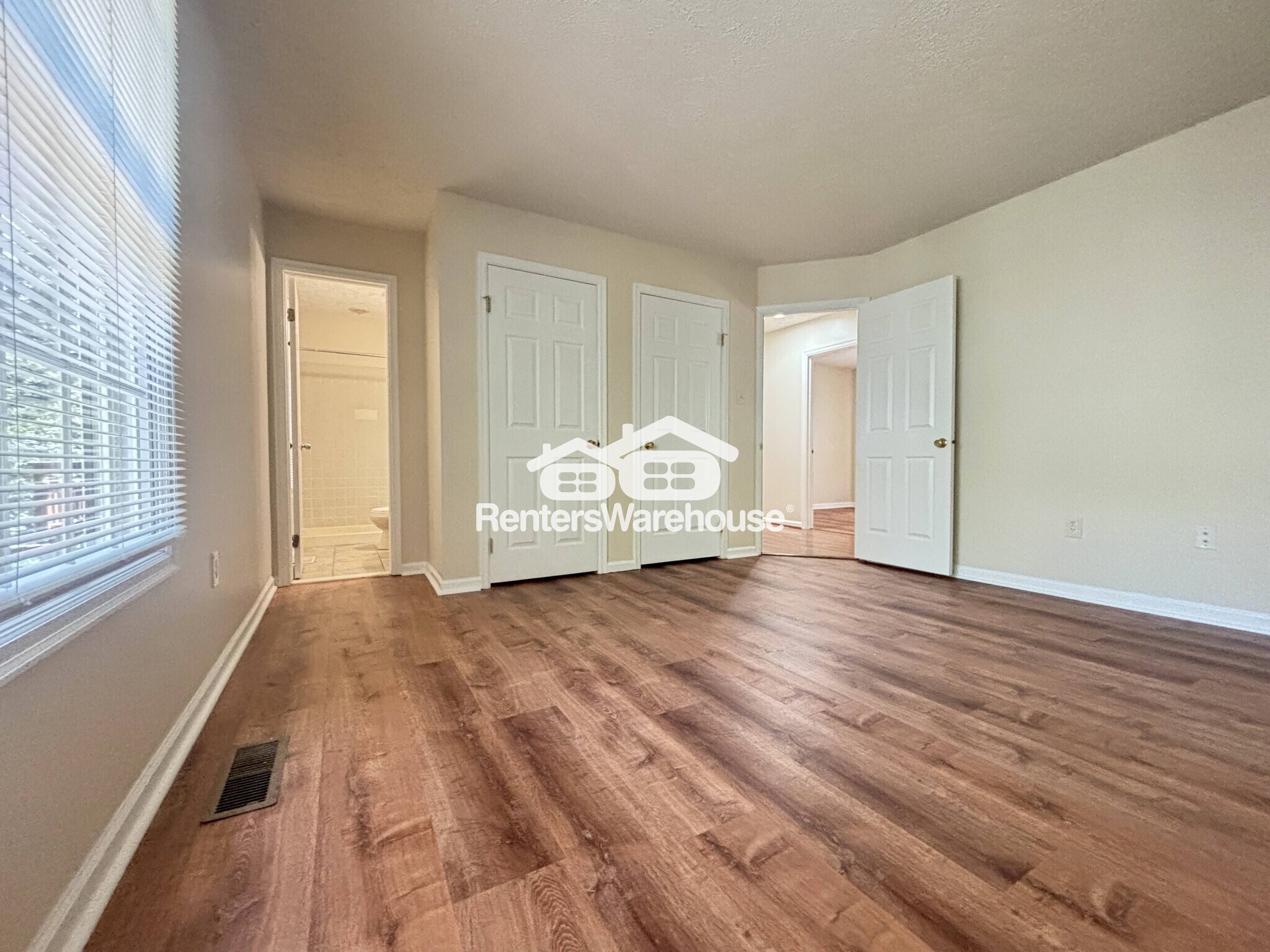 Building Photo - 20925 Shakespeare Dr