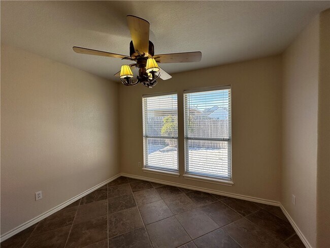 Building Photo - 14905 Dasmarinas Dr