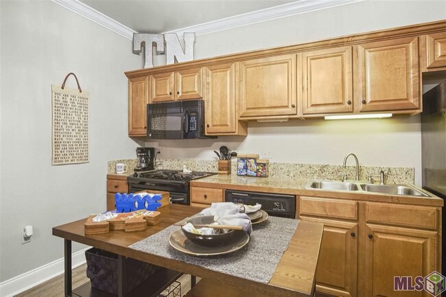 Building Photo - 888 S Kenilworth Pkwy