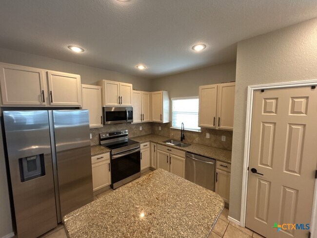 Building Photo - 9508 Raeburn Court