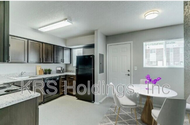 Primary Photo - 4106 Newsome Dr