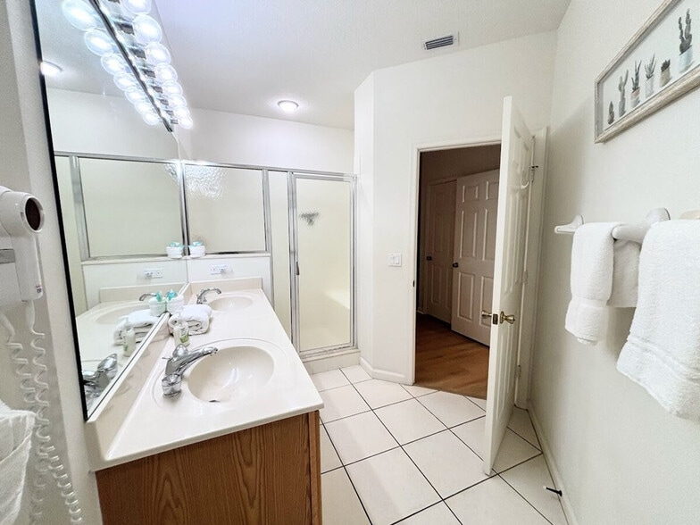 Building Photo - 9119 Sandshot Ct