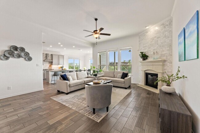 Building Photo - 4700 Topacio Dr