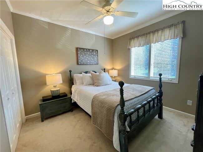 Building Photo - 419 E Landing Dr