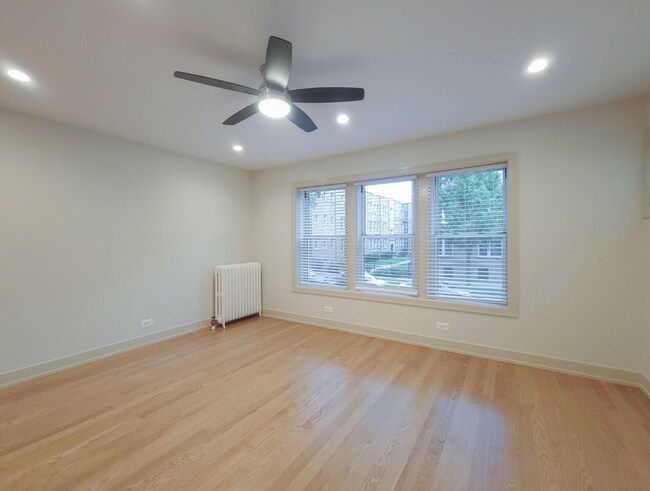 Building Photo - 1929 W Winona St