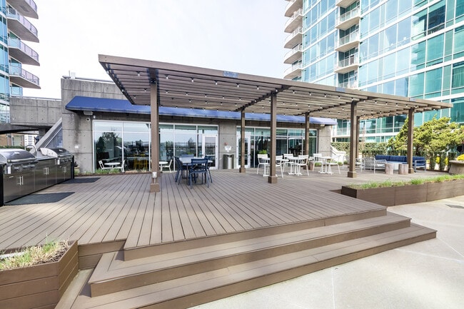 Building Photo - 943 Peachtree St NE