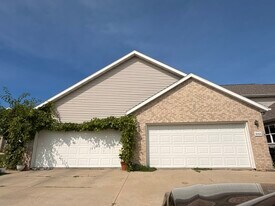 Building Photo - 3006 Selkirk Dr