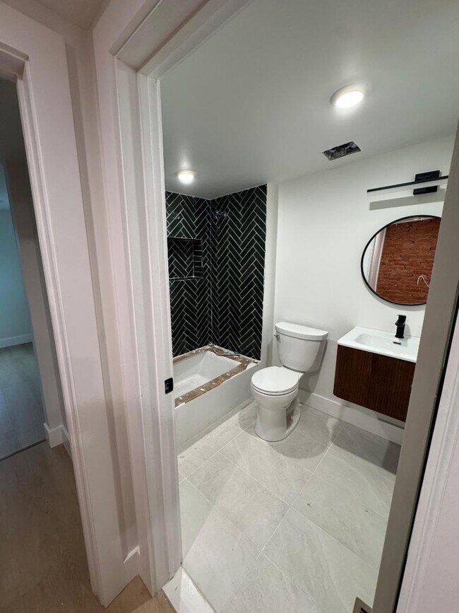 Building Photo - 116 E Huntingdon St