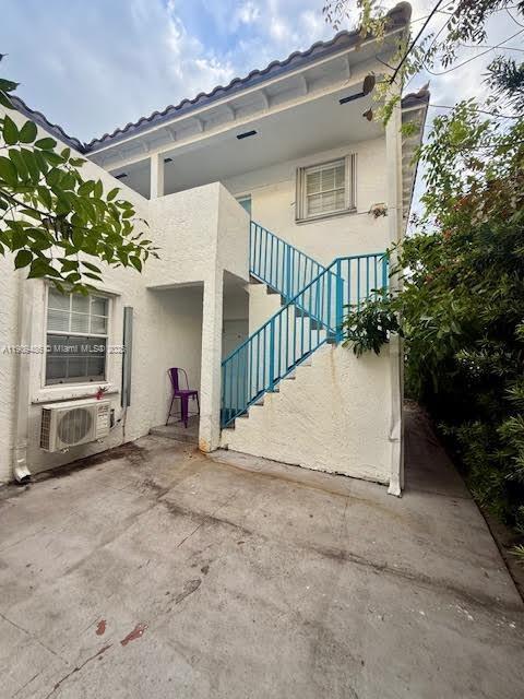 Building Photo - 6966 Byron Ave