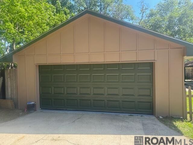 Building Photo - 5017 Parkoaks Dr