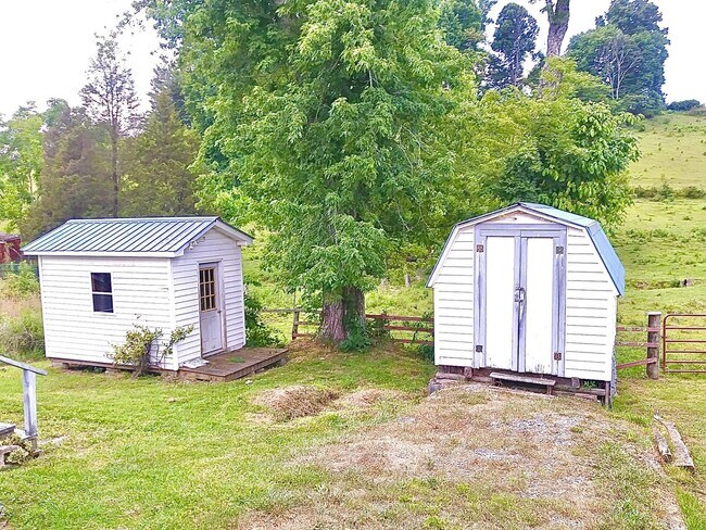 Building Photo - 2 Bedroom / 1 Bath Home Blountville, TN