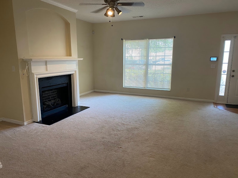 LIVINGROOM - 2858 Parkway Close