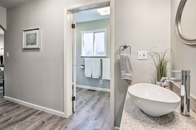 Building Photo - 1217 Falcon Ave