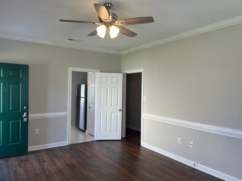 Building Photo - 3321 Whitlock Dr N