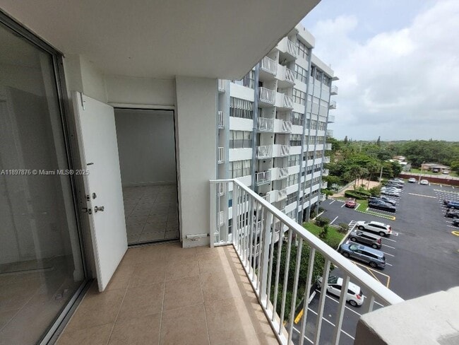 Building Photo - 1200 NE Miami Gardens Dr