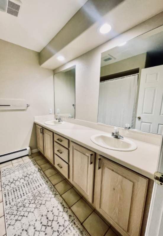 Building Photo - 171 Burgundy Cir