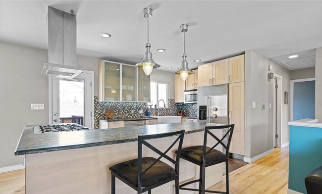 Building Photo - 4555 Brookfield Dr