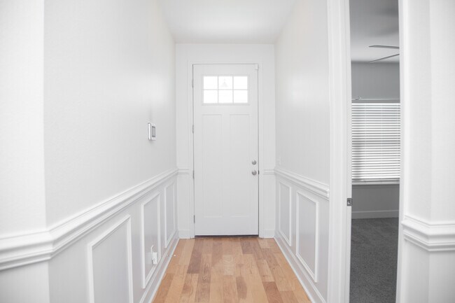 Building Photo - 2284 Lexington Parc Dr