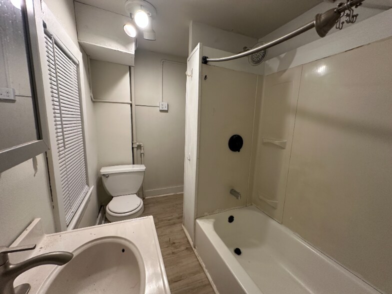 Building Photo - 381-383-383 S 3rd St