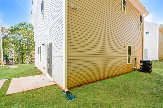 Building Photo - 7105 Plott Rd