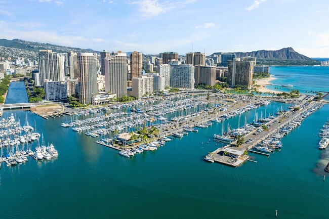 Primary Photo - Waikiki condo with ocean views