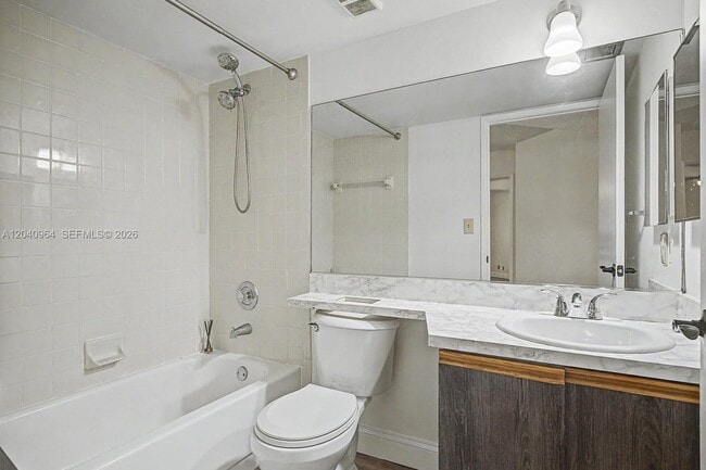 Building Photo - 15575 Miami Lakeway N