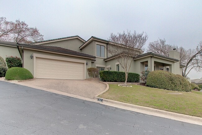 Building Photo - Rare 3 BR / 2.5 BA /  2 Car Garage Westlak...