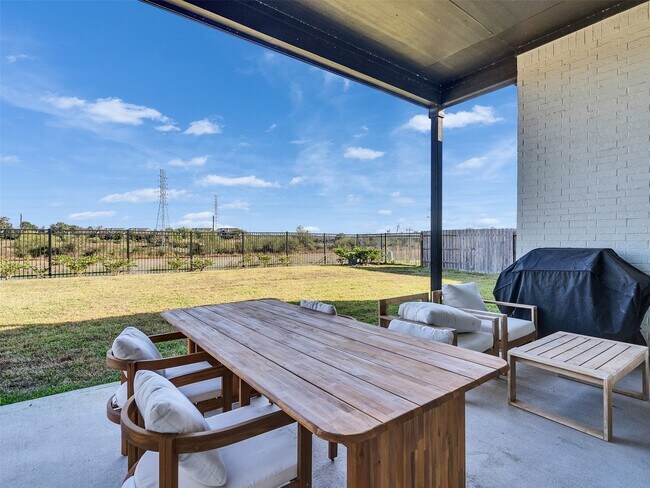 Building Photo - 913 Goose Creek St