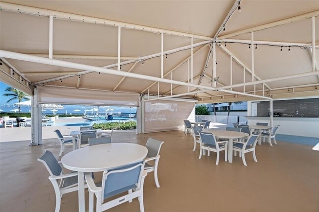 Building Photo - 3546 S Ocean Blvd