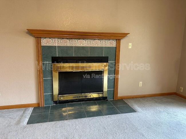 Building Photo - 948 Oakview Dr