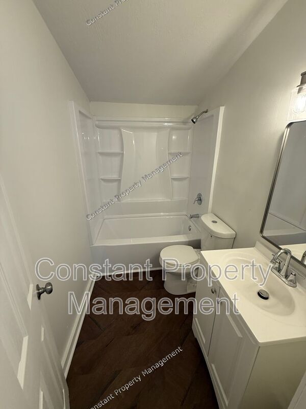 Building Photo - 4047 Pershing Ave