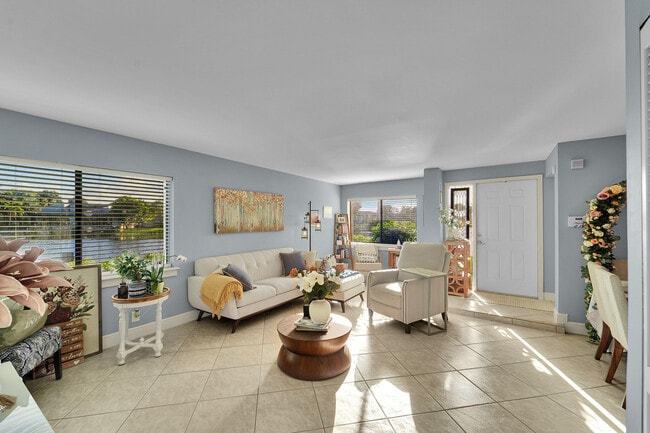 Building Photo - 261 Wimbledon Lakes Dr